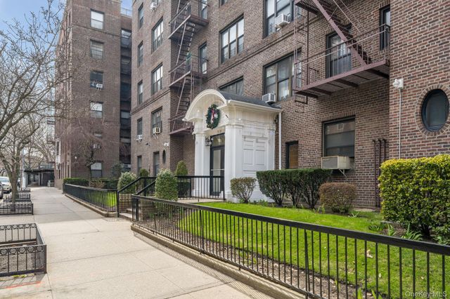 73-20 Austin Street 1E, Forest Hills, NY 11375