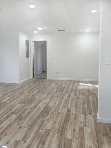103 Sunset Park, Laurens, SC 29360