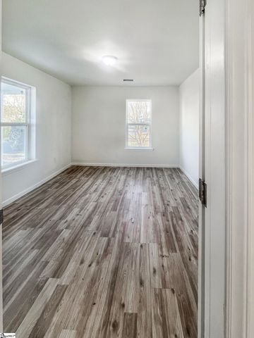 103 Sunset Park, Laurens, SC 29360