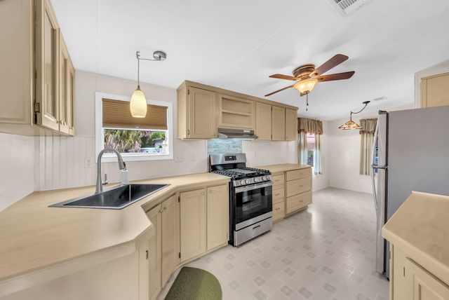 17255 NW 272nd Street, Okeechobee, FL 34972