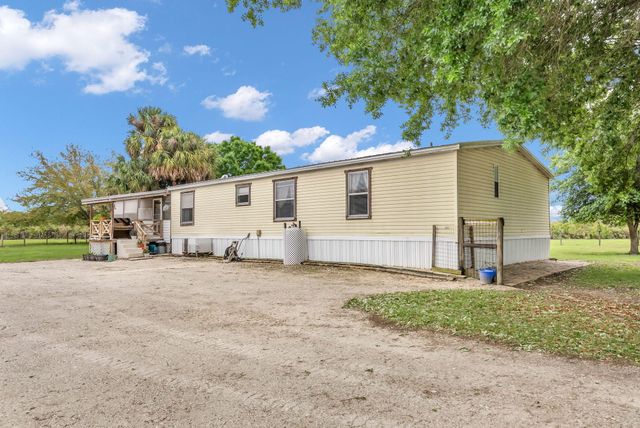 17255 NW 272nd Street, Okeechobee, FL 34972