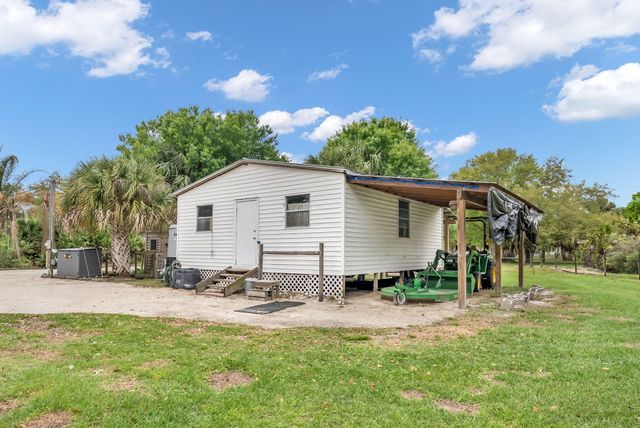 17255 NW 272nd Street, Okeechobee, FL 34972