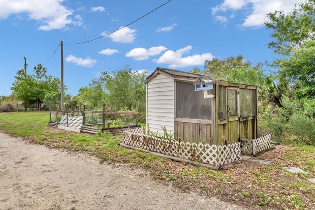 17255 NW 272nd Street, Okeechobee, FL 34972