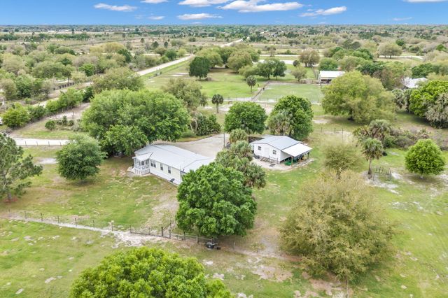 17255 NW 272nd Street, Okeechobee, FL 34972