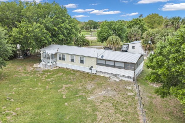 17255 NW 272nd Street, Okeechobee, FL 34972