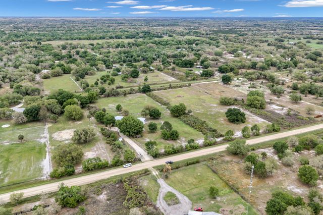 17255 NW 272nd Street, Okeechobee, FL 34972