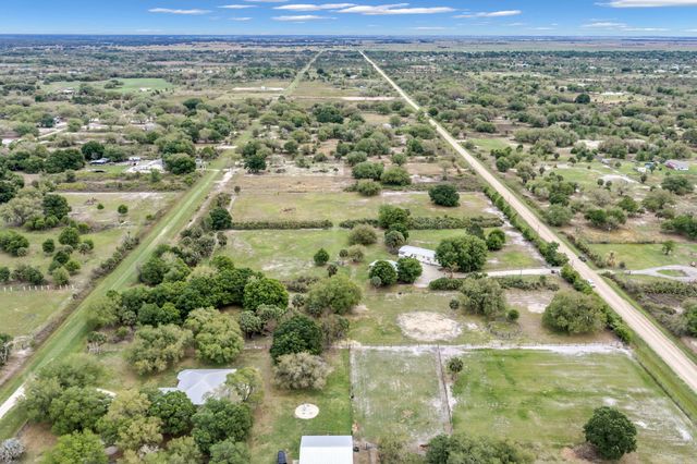 17255 NW 272nd Street, Okeechobee, FL 34972