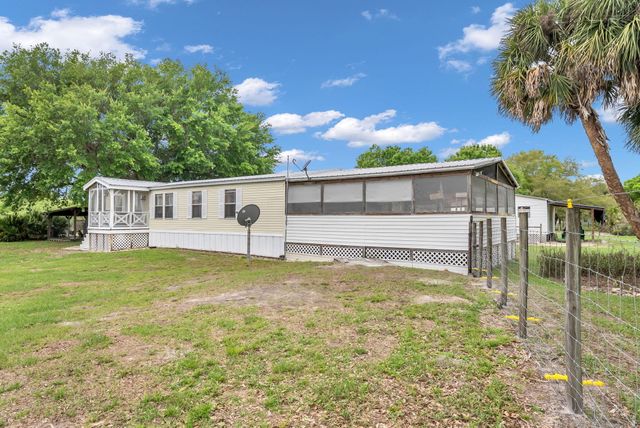 17255 NW 272nd Street, Okeechobee, FL 34972