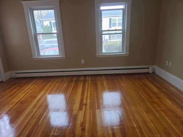 53 Groveland St, Lynn, MA 01902