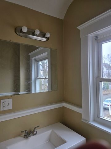 53 Groveland St, Lynn, MA 01902