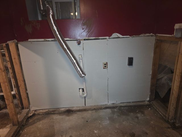 53 Groveland St, Lynn, MA 01902