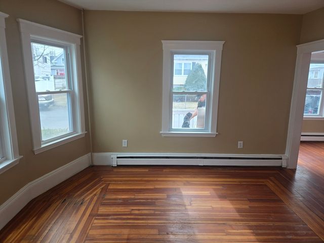 53 Groveland St, Lynn, MA 01902