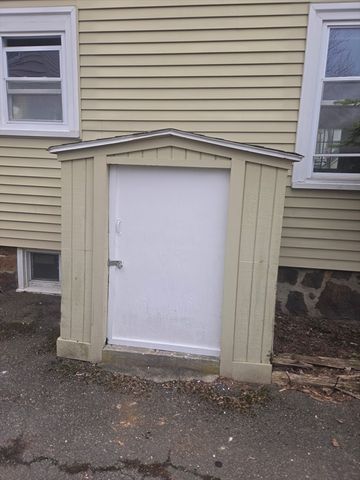 53 Groveland St, Lynn, MA 01902