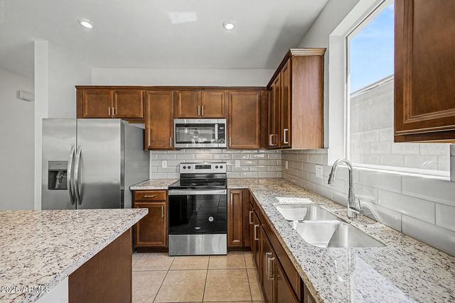 17865 W DALEY Lane, Surprise, AZ 85387