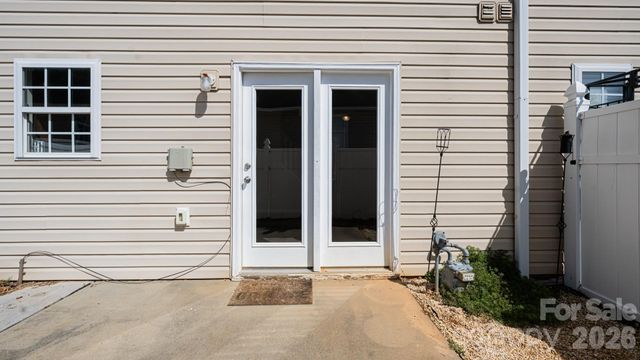 130 Lanceford Circle, Fletcher, NC 28732