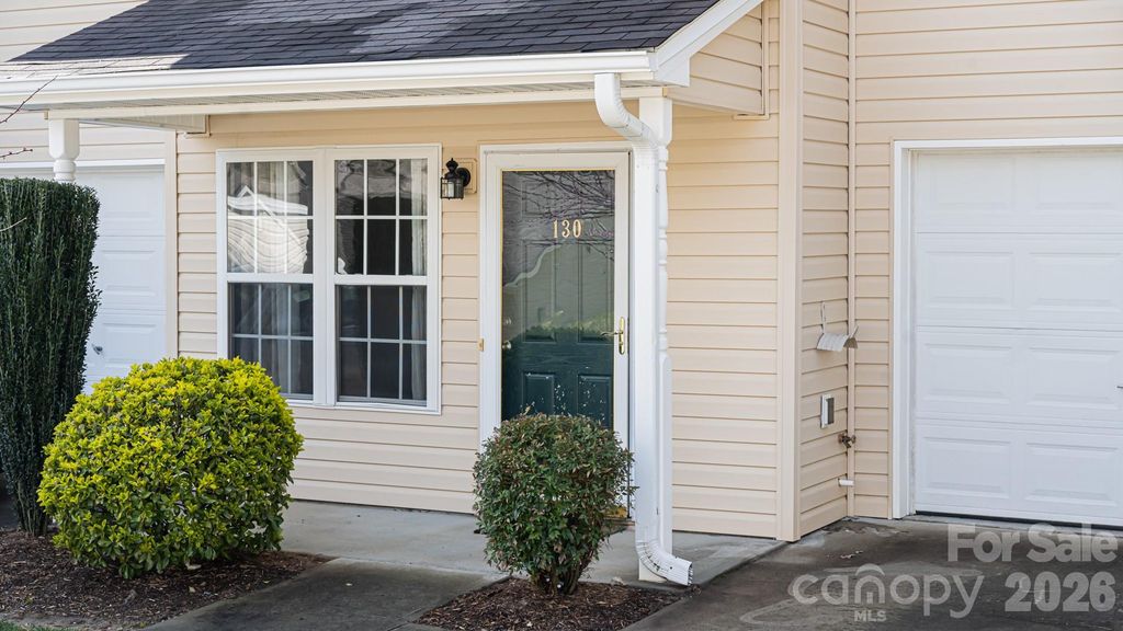 130 Lanceford Circle, Fletcher, NC 28732