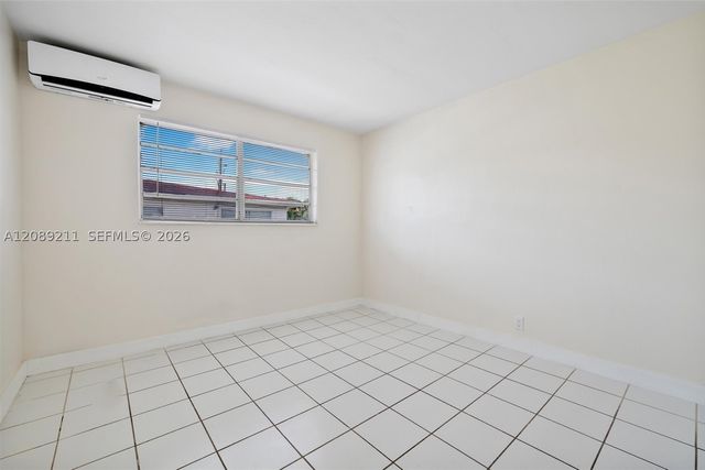 11625 Canal Dr 16 N, North Miami, FL 33181