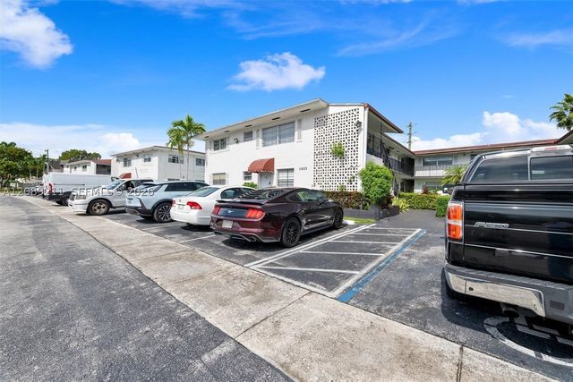 11625 Canal Dr 16 N, North Miami, FL 33181