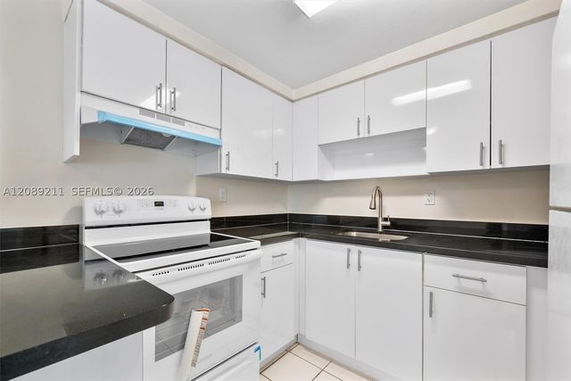 11625 Canal Dr 16 N, North Miami, FL 33181