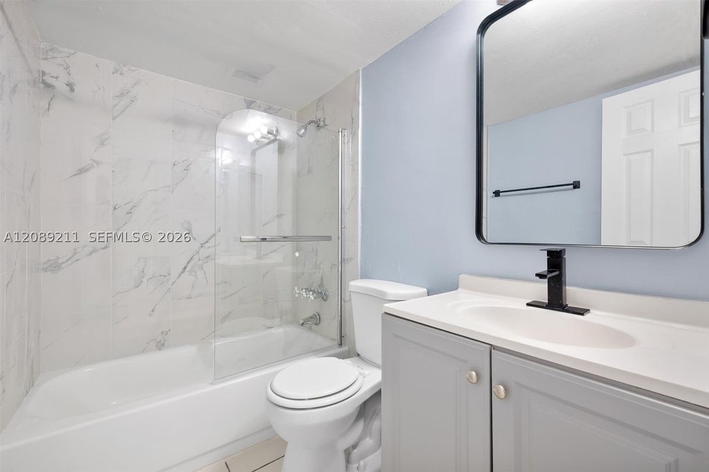 11625 Canal Dr 16 N, North Miami, FL 33181