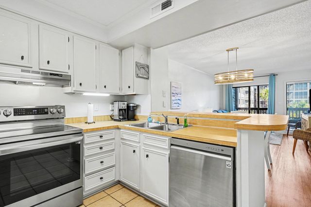 212 2nd Ave N Unit 162, North Myrtle Beach, SC 29582