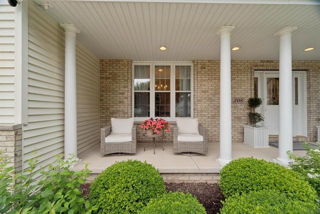 208 E APPLE CREEK ROAD, Appleton, WI 54913