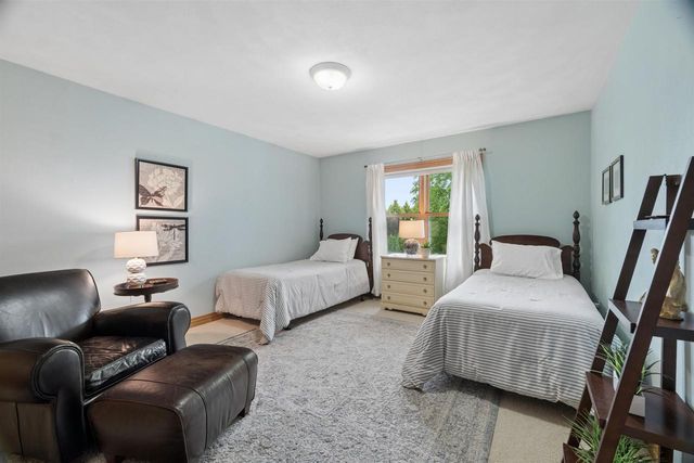 208 E APPLE CREEK ROAD, Appleton, WI 54913
