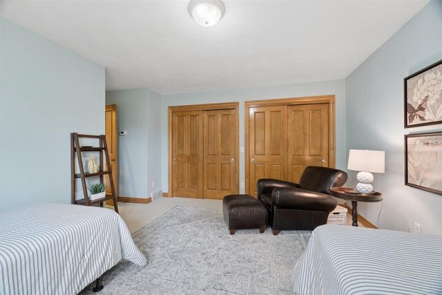 208 E APPLE CREEK ROAD, Appleton, WI 54913