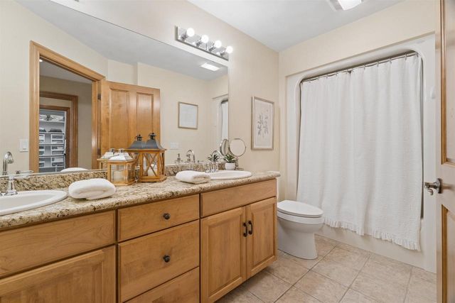 208 E APPLE CREEK ROAD, Appleton, WI 54913