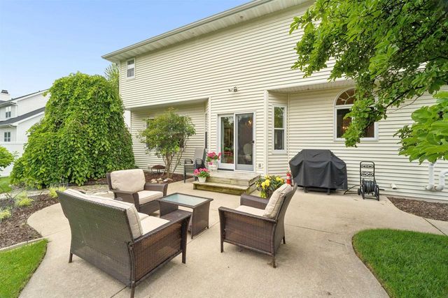 208 E APPLE CREEK ROAD, Appleton, WI 54913