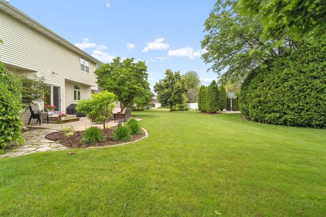 208 E APPLE CREEK ROAD, Appleton, WI 54913