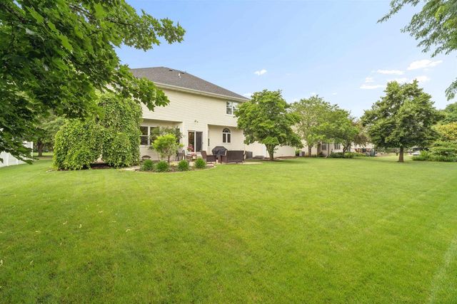 208 E APPLE CREEK ROAD, Appleton, WI 54913