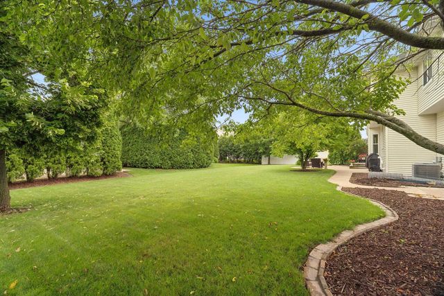 208 E APPLE CREEK ROAD, Appleton, WI 54913
