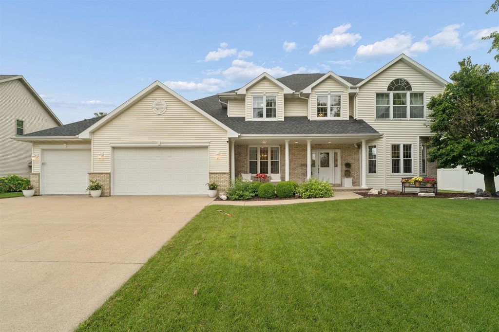 208 E APPLE CREEK ROAD, Appleton, WI 54913