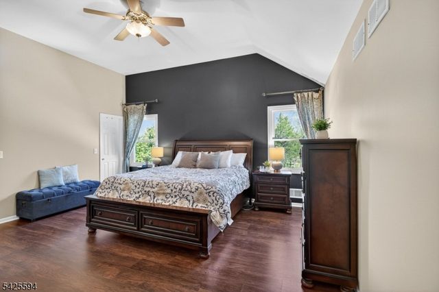 15 Sweney Ct, Hillsborough Twp., NJ 08844