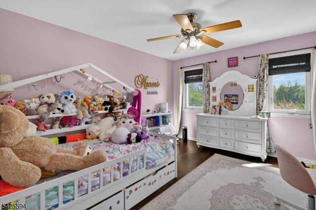 15 Sweney Ct, Hillsborough Twp., NJ 08844