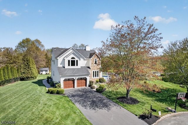 15 Sweney Ct, Hillsborough Twp., NJ 08844