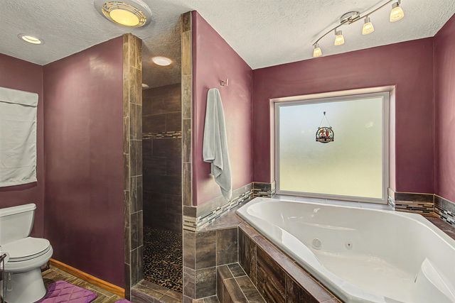 1112 Republic Cir, Salina, KS 67401