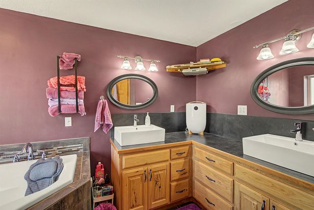 1112 Republic Cir, Salina, KS 67401