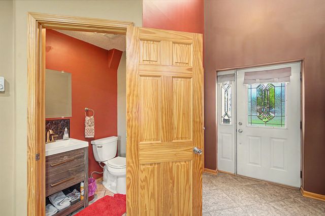 1112 Republic Cir, Salina, KS 67401