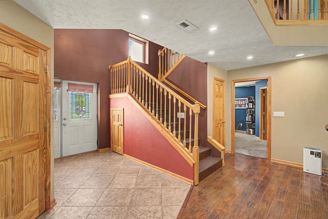 1112 Republic Cir, Salina, KS 67401