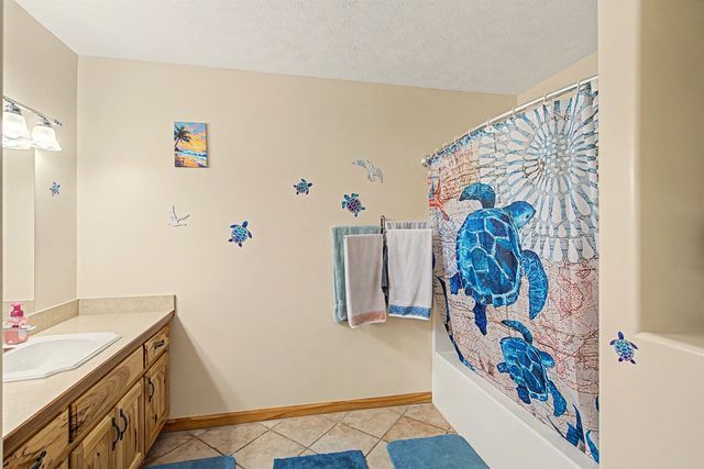 1112 Republic Cir, Salina, KS 67401