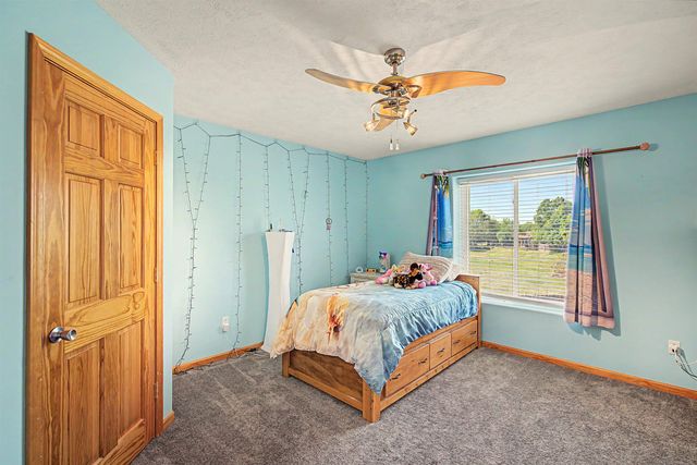 1112 Republic Cir, Salina, KS 67401