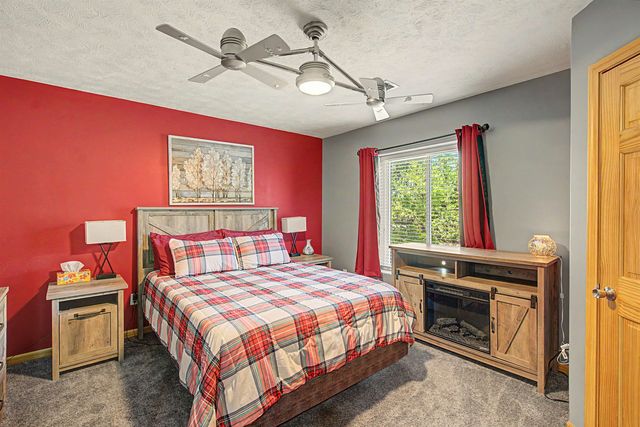 1112 Republic Cir, Salina, KS 67401