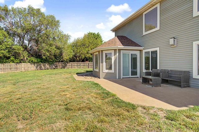 1112 Republic Cir, Salina, KS 67401