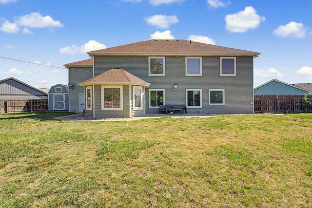 1112 Republic Cir, Salina, KS 67401