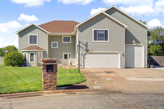 1112 Republic Cir, Salina, KS 67401