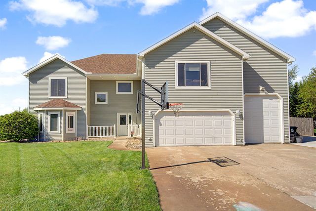 1112 Republic Cir, Salina, KS 67401