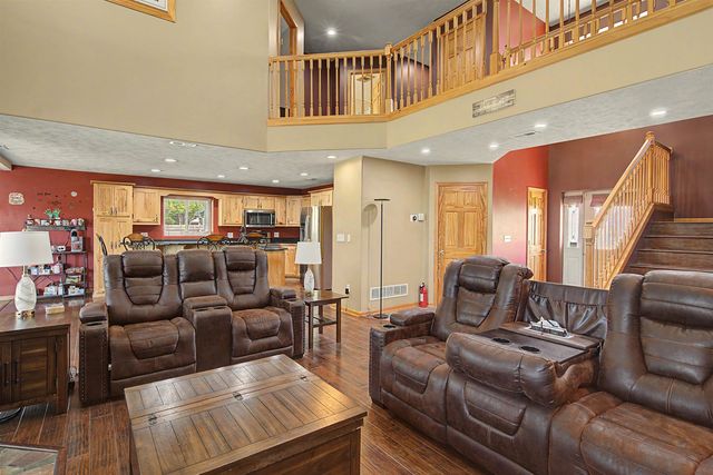 1112 Republic Cir, Salina, KS 67401