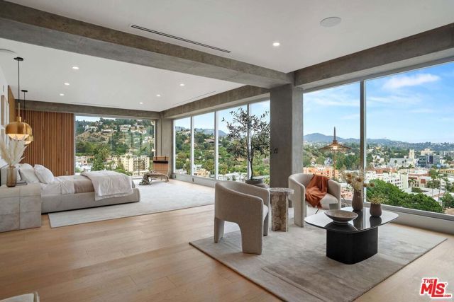 7135 Hollywood Boulevard PHE, Los Angeles, CA 90046